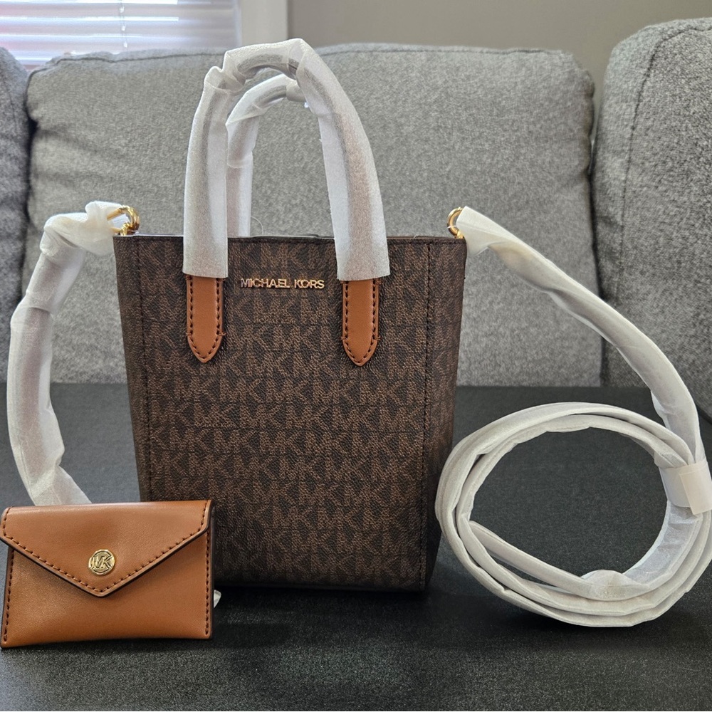 Michael Kors Vincent XS Logo Bag with Card Case